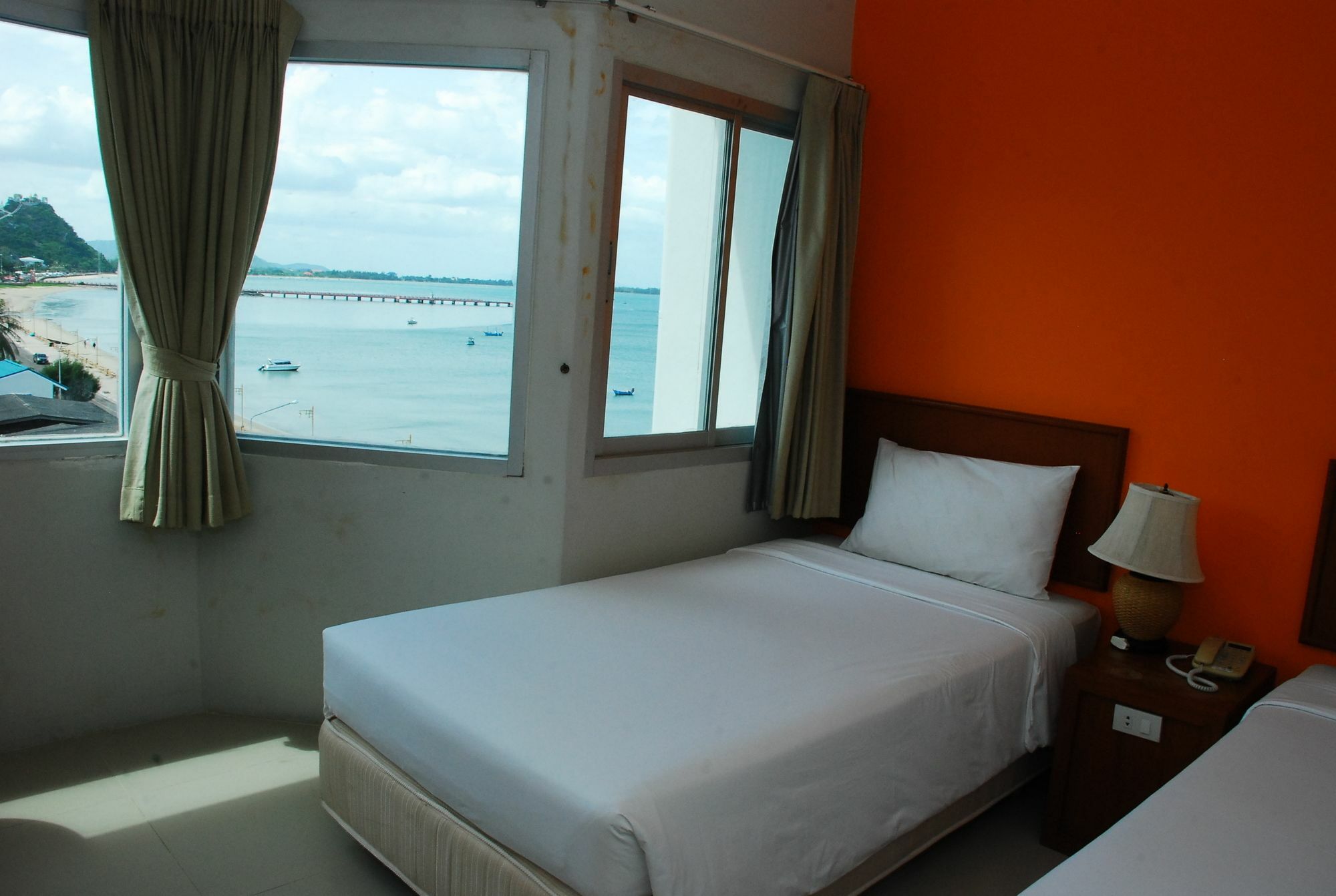 Prachuap Beach Hotel Prachuap Khiri Khan Bagian luar foto